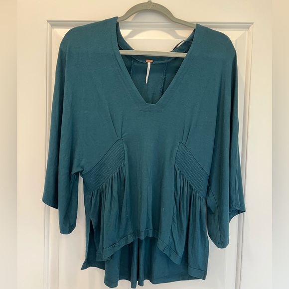 FREE PEOPLE top - Picture 1 of 2